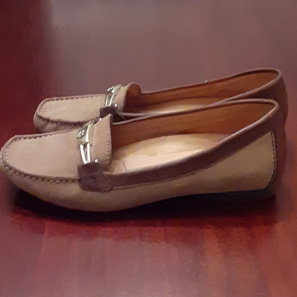 Naturalizer Loafers